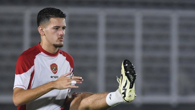 latihan-resmi-timnas-indonesia-jelang-lawan-australia-7_169