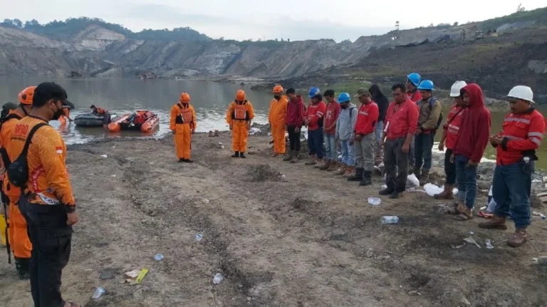 93627681514-lokasi-area-tambang-yang-terjadi-longsor-hingga-merenggut-nyawa-dua-pekerja-foto-dok-barsanas-2_169