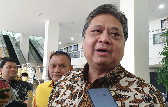 ketum-golkar-airlangga-hartarto-di-dpp-partai-golkar_169