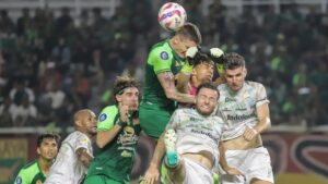 persebaya-surabaya-kalahkan-persib-bandung-1740861108884_169